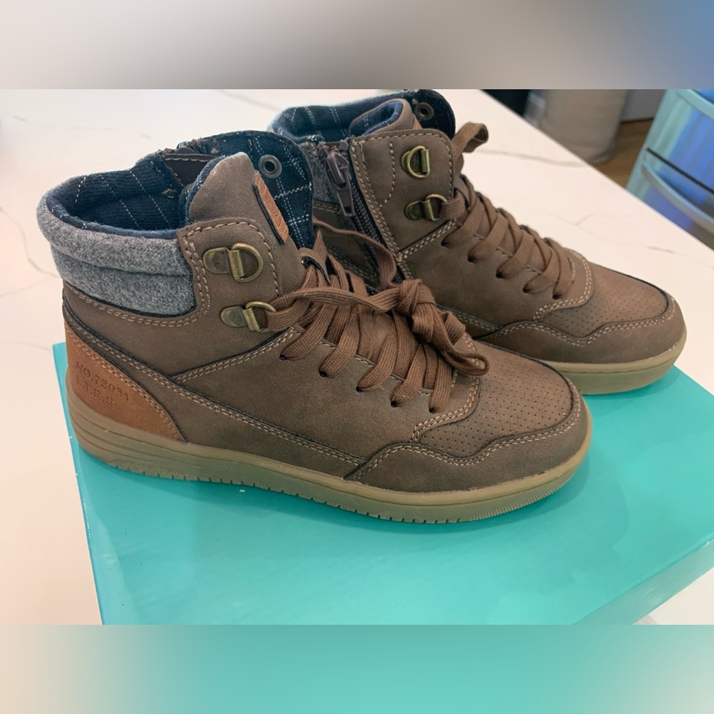 New Boys Boot style sneakers size 2